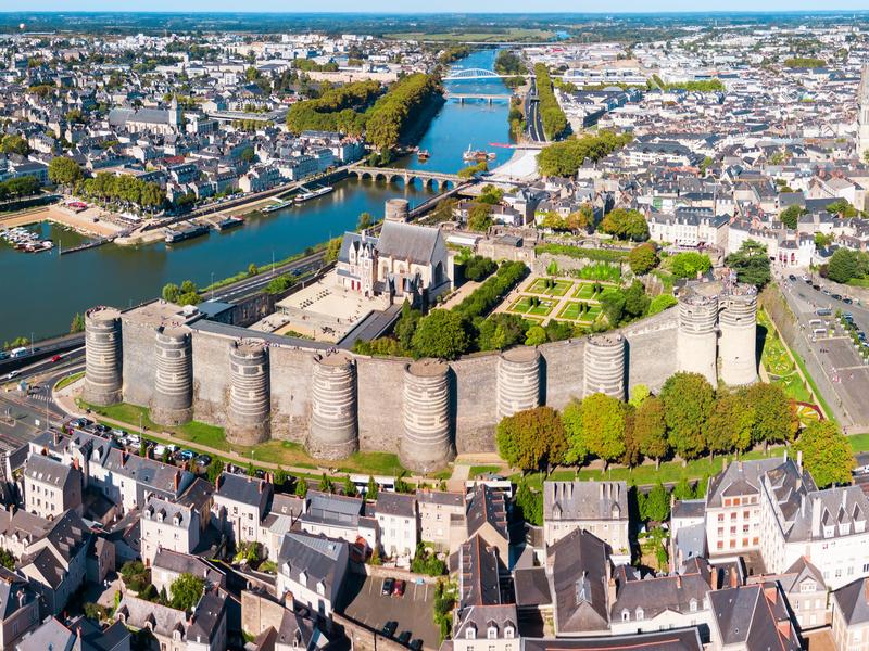 Angers Loire Métropole - 150 000 emplois et 20 000 projets de recrutement par an